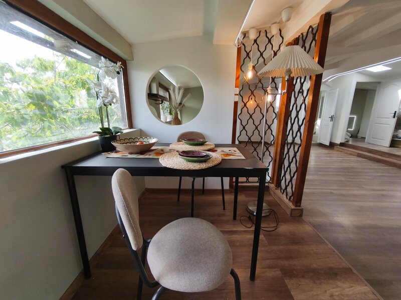 Erou Iancu Nicolae, Zoo